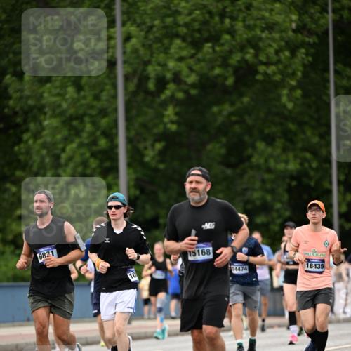 29.06.2025 - hella hamburg halbmarathon Dr. Thomas Lammeyer http://msf.ph/oto/8421858 29.06.2025 10:47:52 Kennedybrücke 1226, 1467, 1788, 1816, 1878, 2103, 2158, 2267, 2361, 2538, 2971, 3288, 3518, 4105, 4177, 4302, 5265, 5370, 5720, 6012, 7205, 7461, 7872, 8135, 8991, 9831, 9976, 10083, 10200, 10202 meine-sportfotos.de
