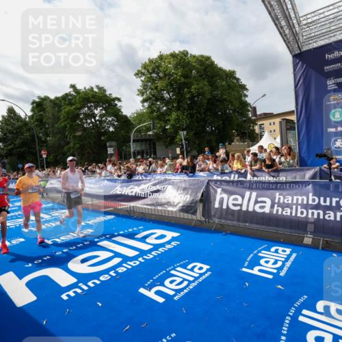 29.06.2025 - hella hamburg halbmarathon Zöllner http://msf.ph/oto/8421869 29.06.2025 10:32:11 Ziel 1686, 11150, 11370, 15826, 16505, 16736 meine-sportfotos.de
