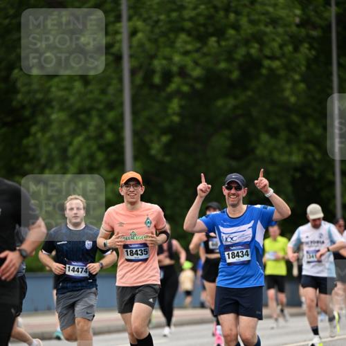 29.06.2025 - hella hamburg halbmarathon Dr. Thomas Lammeyer http://msf.ph/oto/8421916 29.06.2025 10:47:54 Kennedybrücke 1226, 1788, 1816, 1878, 2103, 2158, 2267, 2361, 2538, 2971, 3288, 3518, 4105, 4177, 4302, 5265, 5370, 5720, 6012, 6096, 7205, 7461, 7872, 8135, 8991, 9831, 9976, 10083, 10200, 10202 meine-sportfotos.de