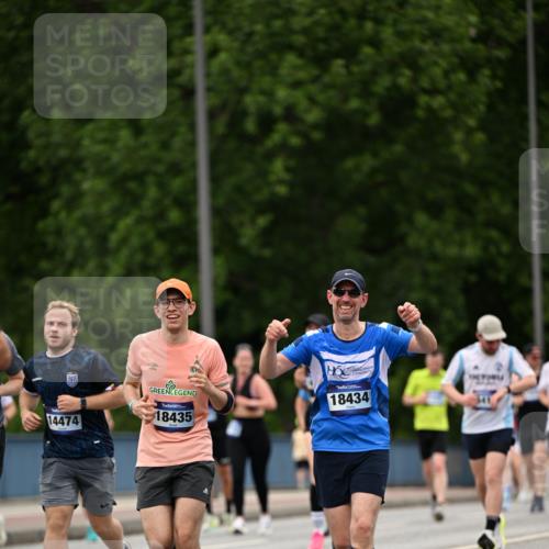 29.06.2025 - hella hamburg halbmarathon Dr. Thomas Lammeyer http://msf.ph/oto/8421927 29.06.2025 10:47:55 Kennedybrücke 1226, 1788, 1816, 1878, 2103, 2158, 2267, 2343, 2361, 2538, 2971, 3288, 3518, 4177, 4302, 5214, 5265, 5370, 5720, 6012, 6096, 7205, 7461, 7872, 8135, 8991, 9831, 9976, 10083, 10200, 10202, 11279 meine-sportfotos.de