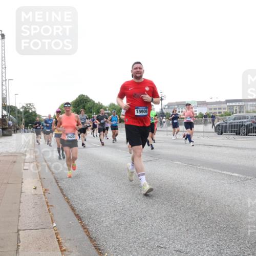 29.06.2025 - hella hamburg halbmarathon Lena Gebhardt http://msf.ph/oto/8421948 29.06.2025 10:52:43 Lombardsbrücke 2420, 15906, 1369, 1826, 2146, 2362, 2420, 2528, 2701, 2983, 2988, 3140, 3227, 3645, 3787, 4591, 4729, 4815, 5262, 5360, 6135, 6386, 6671, 7032, 7511, 7690, 7691, 7735, 7737, 7812, 8641, 9068, 9070, 9103, 9368, 9545, 9731, 10055, 10080, 10296, 10392, 10417, 10568, 10600, 10634, 10879, 10884, 10928, 10981, 11084, 11297, 11736, 11899, 11919, 11974, 12127, 12128, 12546, 12558, 12994, 14009, 14765, 14807, 14977, 14979 meine-sportfotos.de