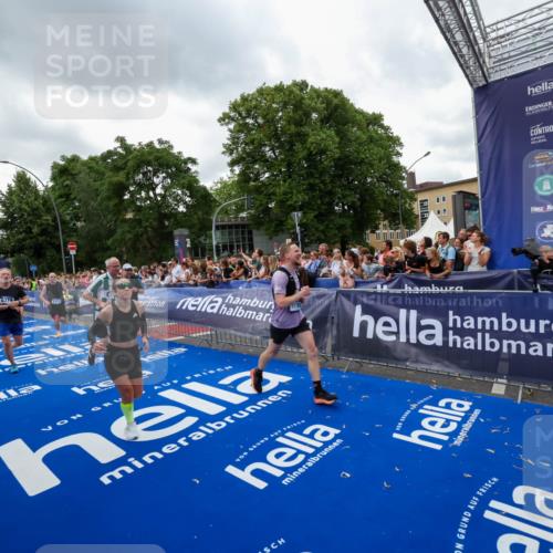 29.06.2025 - hella hamburg halbmarathon Zöllner http://msf.ph/oto/8421973 29.06.2025 10:54:05 Ziel 1151, 1410, 1815, 2432, 3096, 3208, 3209, 6356, 6374, 6481, 7918, 8394, 9032, 11499, 11789, 12379, 13032, 13869, 17348, 18308 meine-sportfotos.de