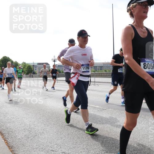 29.06.2025 - hella hamburg halbmarathon Lena Gebhardt http://msf.ph/oto/8422023 29.06.2025 10:27:50 Lombardsbrücke 6259, 11766, 17791, 8056, 1148, 2080, 3389, 4372, 5177, 5285, 5847, 6214, 6632, 7497, 7764, 7978, 8085, 8215, 9567, 9688, 10158, 10412, 10413, 11256, 11692, 11739, 12500, 12780, 12823, 12842, 13043, 13568, 13678, 13860, 14155, 14206, 15607, 15608, 16569, 16804, 16838, 17427, 17791, 18012, 18097, 18301, 18626, 18766 meine-sportfotos.de