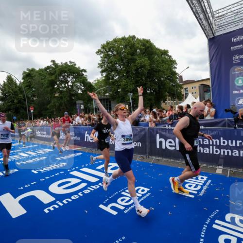 29.06.2025 - hella hamburg halbmarathon Zöllner http://msf.ph/oto/8422046 29.06.2025 10:54:07 Ziel 1151, 1410, 1815, 3096, 3208, 3209, 6294, 6356, 6374, 6581, 8394, 9032, 11499, 12379, 13397, 16871, 17348, 18308 meine-sportfotos.de