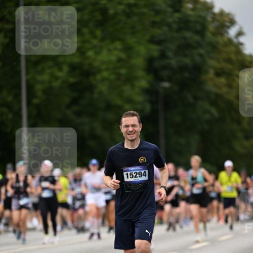 29.06.2025 - hella hamburg halbmarathon Dr. Thomas Lammeyer http://msf.ph/oto/8422073 29.06.2025 10:48:00 Kennedybrücke 1788, 1816, 1878, 2103, 2158, 2267, 2343, 2361, 2538, 3288, 3518, 4302, 5214, 5265, 5370, 5649, 5720, 6012, 6096, 7205, 7461, 7872, 8135, 8991, 9704, 9831, 9976, 10083, 10200, 10202, 11279 meine-sportfotos.de