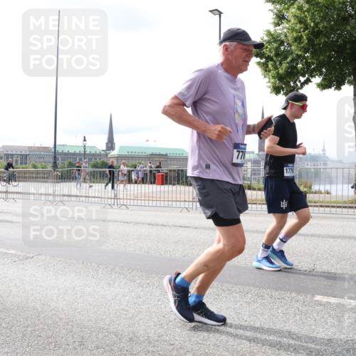 29.06.2025 - hella hamburg halbmarathon Lena Gebhardt http://msf.ph/oto/8422131 29.06.2025 10:27:52 Lombardsbrücke 10412, 10413, 776, 1779, 1148, 2080, 3389, 4372, 5177, 5285, 5369, 5847, 6214, 6632, 7497, 7764, 7978, 8085, 8215, 9567, 9688, 10158, 10412, 10413, 11256, 11692, 11739, 12500, 12780, 12823, 12842, 13043, 13568, 13678, 13860, 14155, 14206, 15123, 15607, 15608, 16569, 16804, 16838, 17427, 17791, 18012, 18301, 18626, 18766 meine-sportfotos.de