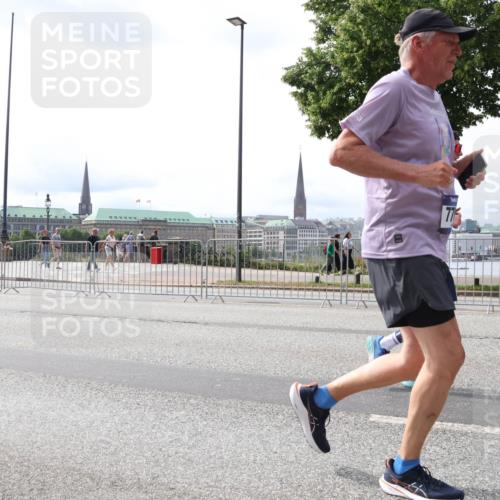 29.06.2025 - hella hamburg halbmarathon Lena Gebhardt http://msf.ph/oto/8422170 29.06.2025 10:27:52 Lombardsbrücke 10413, 1148, 2080, 3389, 4372, 5177, 5285, 5369, 5847, 6214, 6632, 7497, 7764, 7978, 8085, 8215, 9567, 9688, 10158, 10412, 10413, 11256, 11692, 11739, 12500, 12780, 12823, 12842, 13043, 13568, 13678, 13860, 14155, 14206, 15123, 15607, 15608, 16569, 16804, 16838, 17427, 17791, 18012, 18301, 18626, 18766 meine-sportfotos.de