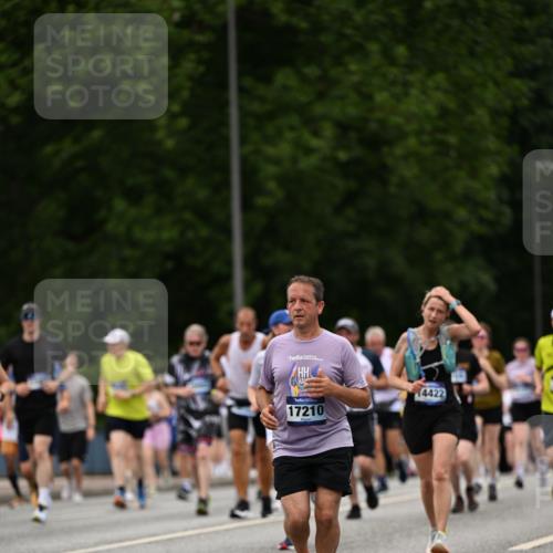 29.06.2025 - hella hamburg halbmarathon Dr. Thomas Lammeyer http://msf.ph/oto/8422173 29.06.2025 10:48:05 Kennedybrücke 1816, 1878, 2158, 2343, 2361, 5214, 5370, 5649, 5720, 6012, 6096, 6931, 7197, 7205, 7461, 8135, 8504, 8991, 9704, 9831, 9976, 10083, 10200, 10202, 11279 meine-sportfotos.de