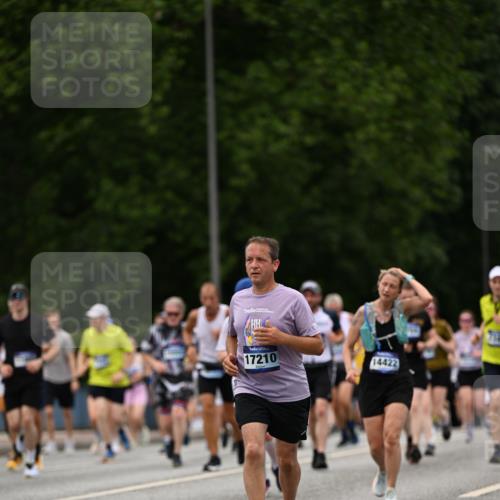 29.06.2025 - hella hamburg halbmarathon Dr. Thomas Lammeyer http://msf.ph/oto/8422176 29.06.2025 10:48:05 Kennedybrücke 1816, 1878, 2158, 2343, 2361, 5214, 5370, 5649, 5720, 6012, 6096, 6931, 7197, 7205, 7461, 8135, 8504, 8991, 9704, 9831, 9976, 10083, 10200, 10202, 11279 meine-sportfotos.de