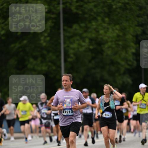 29.06.2025 - hella hamburg halbmarathon Dr. Thomas Lammeyer http://msf.ph/oto/8422192 29.06.2025 10:48:05 Kennedybrücke 1816, 1878, 2158, 2343, 2361, 5214, 5370, 5649, 5720, 6012, 6096, 6931, 7197, 7205, 7461, 8135, 8504, 8991, 9704, 9831, 9976, 10083, 10200, 10202, 11279 meine-sportfotos.de