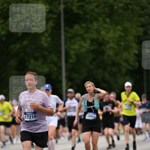 29.06.2025 - hella hamburg halbmarathon Dr. Thomas Lammeyer http://msf.ph/oto/8422226 29.06.2025 10:48:06 Kennedybrücke 1816, 1878, 2158, 2343, 2361, 5001, 5192, 5201, 5214, 5370, 5649, 5720, 6012, 6096, 6931, 7197, 7205, 7461, 8135, 8504, 9704, 9831, 9976, 10083, 10200, 10202, 11279 meine-sportfotos.de