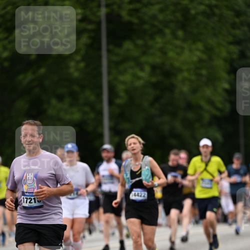 29.06.2025 - hella hamburg halbmarathon Dr. Thomas Lammeyer http://msf.ph/oto/8422233 29.06.2025 10:48:07 Kennedybrücke 1816, 1878, 2158, 2343, 2361, 3597, 4636, 5001, 5192, 5201, 5214, 5370, 5649, 5720, 6012, 6096, 6931, 7197, 7205, 7461, 8135, 8504, 9704, 9831, 9976, 10083, 10200, 10202, 11279 meine-sportfotos.de