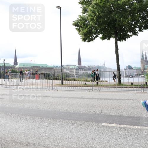 29.06.2025 - hella hamburg halbmarathon Lena Gebhardt http://msf.ph/oto/8422237 29.06.2025 10:27:52 Lombardsbrücke 10413, 17, 1148, 2080, 3389, 4372, 5177, 5285, 5369, 5847, 6214, 6632, 7497, 7764, 7978, 8085, 8215, 9567, 9688, 10158, 10412, 10413, 11256, 11692, 11739, 12500, 12780, 12823, 12842, 13043, 13568, 13678, 13860, 14155, 14206, 15123, 15607, 15608, 16569, 16804, 16838, 17427, 17791, 18012, 18301, 18626, 18766 meine-sportfotos.de