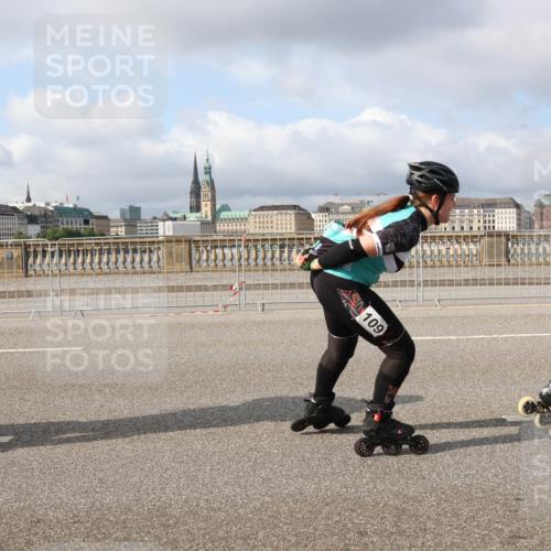 29.06.2025 - hella hamburg halbmarathon Lena Gebhardt http://msf.ph/oto/8422258 29.06.2025 08:57:48 Lombardsbrücke 20524, 524, 109, 10, 110 meine-sportfotos.de