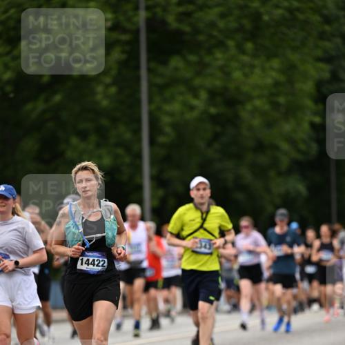 29.06.2025 - hella hamburg halbmarathon Dr. Thomas Lammeyer http://msf.ph/oto/8422289 29.06.2025 10:48:08 Kennedybrücke 1816, 1878, 2158, 2343, 2361, 3597, 4636, 5001, 5192, 5201, 5214, 5370, 5649, 5720, 6012, 6096, 6931, 7197, 7205, 8135, 8504, 9704, 9831, 9976, 10083, 10200, 10202, 11279 meine-sportfotos.de