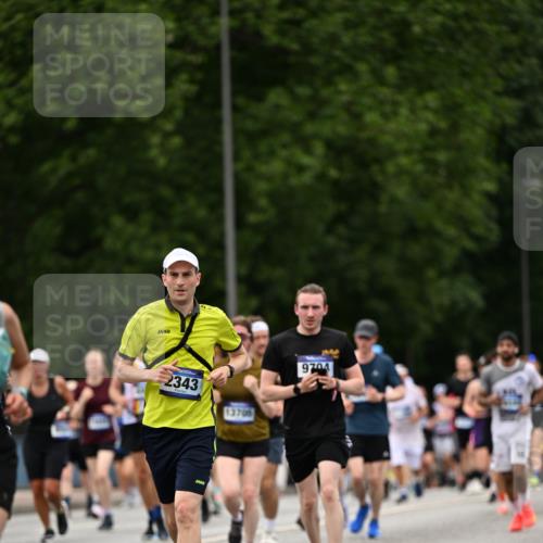 29.06.2025 - hella hamburg halbmarathon Dr. Thomas Lammeyer http://msf.ph/oto/8422327 29.06.2025 10:48:10 Kennedybrücke 1816, 1878, 2343, 2361, 3597, 4636, 4866, 5001, 5192, 5201, 5214, 5649, 5720, 6012, 6096, 6334, 6931, 7197, 7205, 8504, 9704, 9831, 10006, 10097, 10202, 11279 meine-sportfotos.de