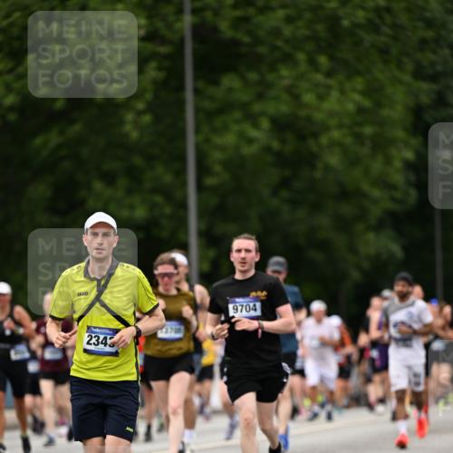 29.06.2025 - hella hamburg halbmarathon Dr. Thomas Lammeyer http://msf.ph/oto/8422346 29.06.2025 10:48:10 Kennedybrücke 1816, 1878, 2343, 2361, 3597, 4636, 4866, 5001, 5192, 5201, 5214, 5649, 5720, 6012, 6096, 6334, 6931, 7197, 7205, 8504, 9704, 9831, 10006, 10097, 10202, 11279 meine-sportfotos.de