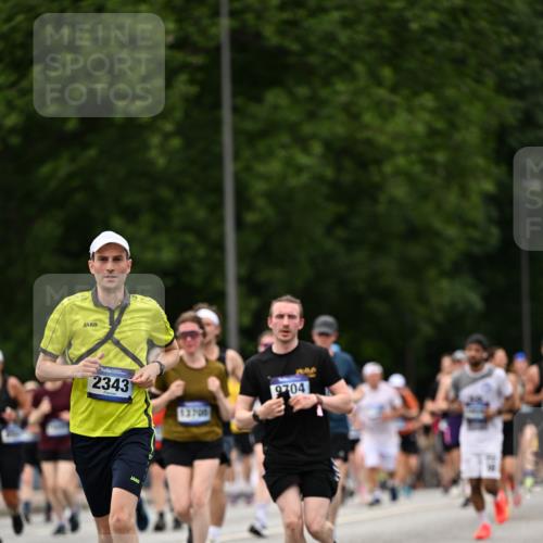 29.06.2025 - hella hamburg halbmarathon Dr. Thomas Lammeyer http://msf.ph/oto/8422349 29.06.2025 10:48:10 Kennedybrücke 1816, 1878, 2343, 2361, 3597, 4636, 4866, 5001, 5192, 5201, 5214, 5649, 5720, 6012, 6096, 6334, 6931, 7197, 7205, 8504, 9704, 9831, 10006, 10097, 10202, 11279 meine-sportfotos.de