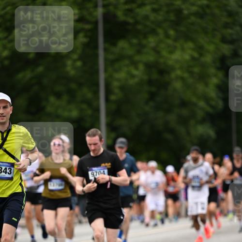 29.06.2025 - hella hamburg halbmarathon Dr. Thomas Lammeyer http://msf.ph/oto/8422366 29.06.2025 10:48:11 Kennedybrücke 1816, 2258, 2343, 2361, 3597, 4636, 4866, 5001, 5192, 5201, 5214, 5649, 5720, 5902, 5905, 6012, 6096, 6334, 6931, 7197, 7205, 8504, 9704, 10006, 10097, 10202, 11279 meine-sportfotos.de