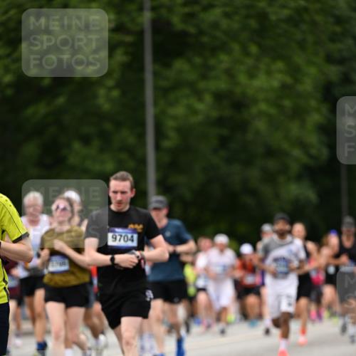 29.06.2025 - hella hamburg halbmarathon Dr. Thomas Lammeyer http://msf.ph/oto/8422376 29.06.2025 10:48:11 Kennedybrücke 1816, 2258, 2343, 2361, 3597, 4636, 4866, 5001, 5192, 5201, 5214, 5649, 5720, 5902, 5905, 6012, 6096, 6334, 6931, 7197, 7205, 8504, 9704, 10006, 10097, 10202, 11279 meine-sportfotos.de