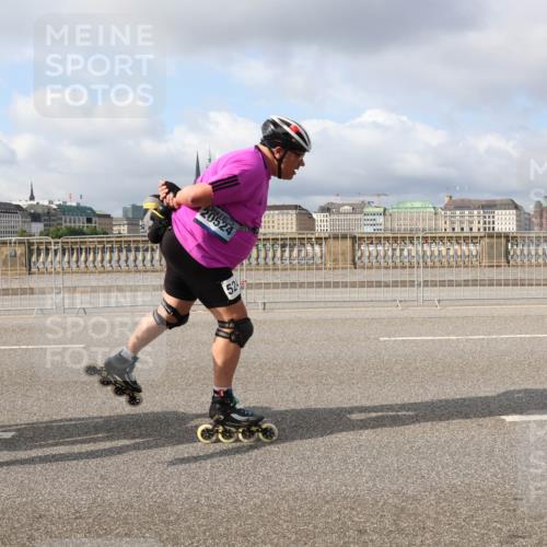 29.06.2025 - hella hamburg halbmarathon Lena Gebhardt http://msf.ph/oto/8422379 29.06.2025 08:57:49 Lombardsbrücke 20524, 524 meine-sportfotos.de