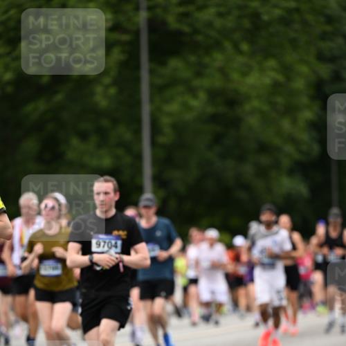 29.06.2025 - hella hamburg halbmarathon Dr. Thomas Lammeyer http://msf.ph/oto/8422381 29.06.2025 10:48:12 Kennedybrücke 1816, 2258, 2343, 2361, 3597, 4636, 4866, 5001, 5192, 5201, 5214, 5649, 5720, 5902, 5905, 6012, 6096, 6334, 6931, 7197, 7205, 8504, 9704, 10006, 10097, 10202, 10220, 11279 meine-sportfotos.de