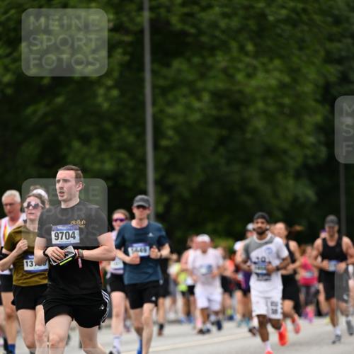 29.06.2025 - hella hamburg halbmarathon Dr. Thomas Lammeyer http://msf.ph/oto/8422390 29.06.2025 10:48:12 Kennedybrücke 1816, 2258, 2343, 2361, 3597, 4636, 4866, 5001, 5192, 5201, 5214, 5649, 5720, 5902, 5905, 6012, 6096, 6334, 6931, 7197, 7205, 8504, 9704, 10006, 10097, 10202, 10220, 11279 meine-sportfotos.de