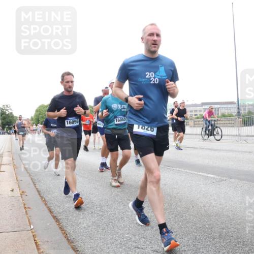 29.06.2025 - hella hamburg halbmarathon Lena Gebhardt http://msf.ph/oto/8422464 29.06.2025 10:52:49 Lombardsbrücke 48, 16056, 3063, 16053, 20, 20, 226, 1026, 1369, 1826, 2146, 2291, 2362, 2420, 2528, 2701, 2983, 2988, 3140, 3227, 3645, 3787, 4591, 4729, 5360, 6135, 6521, 6671, 7032, 7511, 7681, 7735, 7737, 7812, 8641, 9068, 9070, 9103, 9545, 9731, 10055, 10080, 10392, 10417, 10568, 10600, 10661, 10879, 10928, 10981, 11084, 11297, 11520, 11524, 11919, 12127, 12128, 12546, 12994, 13489, 14009, 14765, 14807, 14977, 14979, 16137 meine-sportfotos.de