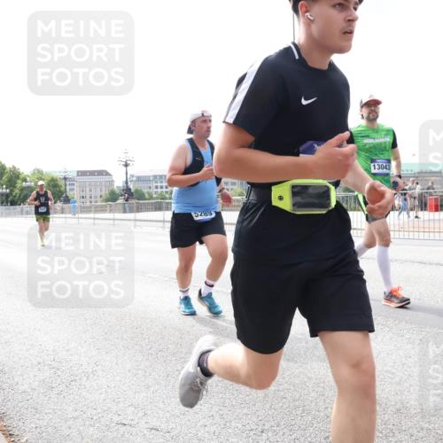 29.06.2025 - hella hamburg halbmarathon Lena Gebhardt http://msf.ph/oto/8422468 29.06.2025 10:27:55 Lombardsbrücke 9567, 5285, 13043, 1148, 2080, 3389, 4372, 5177, 5285, 5369, 5847, 6214, 6632, 7497, 7764, 7978, 8085, 8215, 9567, 9688, 10158, 10412, 10413, 11256, 11692, 11739, 12500, 12780, 12823, 12842, 13043, 13568, 13678, 13860, 14155, 14206, 15123, 15607, 15608, 16569, 16804, 16838, 17427, 17791, 18012, 18256, 18301, 18626, 18766 meine-sportfotos.de