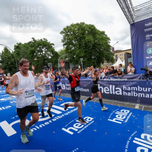29.06.2025 - hella hamburg halbmarathon Zöllner http://msf.ph/oto/8422473 29.06.2025 10:54:22 Ziel 1267, 1442, 3103, 3177, 3861, 6082, 6084, 6511, 6512, 7274, 8223, 8772, 11430, 13033, 13289, 13803, 15946, 16527, 16574, 16750, 16879, 17087, 17698, 18268 meine-sportfotos.de