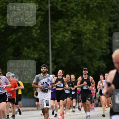 29.06.2025 - hella hamburg halbmarathon Dr. Thomas Lammeyer http://msf.ph/oto/8422485 29.06.2025 10:48:14 Kennedybrücke 1816, 2258, 2343, 2361, 3597, 4636, 4866, 5001, 5192, 5201, 5214, 5649, 5720, 5902, 5905, 6012, 6096, 6226, 6334, 6931, 7197, 7205, 8504, 9704, 9879, 10006, 10097, 10220, 11093, 11279 meine-sportfotos.de