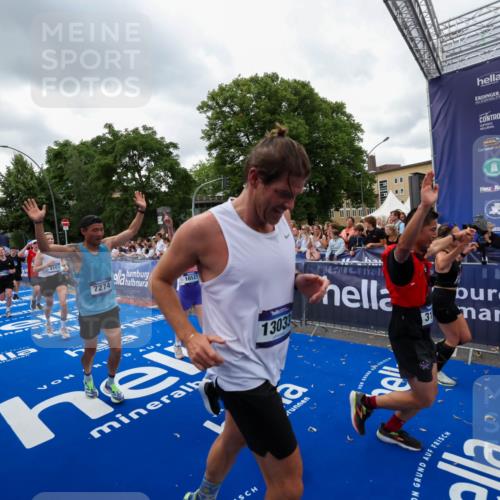 29.06.2025 - hella hamburg halbmarathon Zöllner http://msf.ph/oto/8422487 29.06.2025 10:54:22 Ziel 1267, 1442, 3103, 3177, 3861, 6082, 6084, 6511, 6512, 7274, 8223, 8772, 11430, 13033, 13289, 13803, 15946, 16527, 16574, 16750, 16879, 17087, 17698, 18268 meine-sportfotos.de