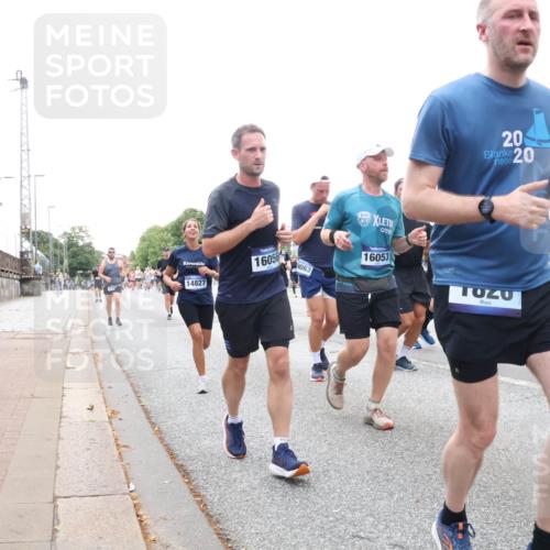 29.06.2025 - hella hamburg halbmarathon Lena Gebhardt http://msf.ph/oto/8422488 29.06.2025 10:52:49 Lombardsbrücke 14827, 16056, 9063, 16053, 20, 20, 20, 1369, 1826, 2146, 2291, 2362, 2420, 2528, 2701, 2983, 2988, 3140, 3227, 3645, 3787, 4591, 4729, 5360, 6135, 6521, 6671, 7032, 7511, 7681, 7735, 7737, 7812, 8641, 9068, 9070, 9103, 9545, 9731, 10055, 10080, 10392, 10417, 10568, 10600, 10661, 10879, 10928, 10981, 11084, 11297, 11520, 11524, 11919, 12127, 12128, 12546, 12994, 13489, 14009, 14765, 14807, 14977, 14979, 16137 meine-sportfotos.de
