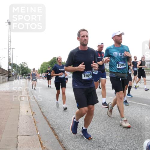 29.06.2025 - hella hamburg halbmarathon Lena Gebhardt http://msf.ph/oto/8422500 29.06.2025 10:52:50 Lombardsbrücke 4627, 16056, 9063, 16053, 1369, 1826, 2146, 2291, 2362, 2420, 2528, 2701, 2983, 2988, 3140, 3227, 3787, 4591, 4729, 5360, 6135, 6521, 6671, 7032, 7511, 7681, 7735, 7737, 7812, 8641, 9068, 9070, 9103, 9545, 9731, 10055, 10080, 10392, 10417, 10568, 10600, 10661, 10879, 10928, 10981, 11084, 11297, 11520, 11524, 11919, 12127, 12128, 12546, 12994, 13489, 14009, 14765, 14807, 14977, 14979, 16137 meine-sportfotos.de