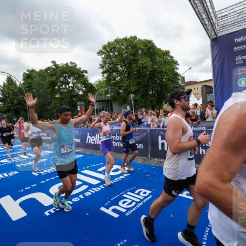 29.06.2025 - hella hamburg halbmarathon Zöllner http://msf.ph/oto/8422502 29.06.2025 10:54:22 Ziel 1267, 1442, 3103, 3177, 3861, 6082, 6084, 6511, 6512, 7274, 8223, 8772, 11430, 13033, 13289, 13803, 15946, 16527, 16574, 16750, 16879, 17087, 17698, 18268 meine-sportfotos.de