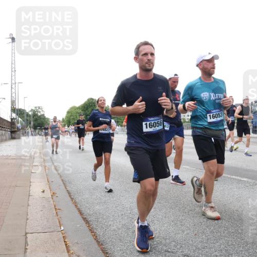 29.06.2025 - hella hamburg halbmarathon Lena Gebhardt http://msf.ph/oto/8422511 29.06.2025 10:52:50 Lombardsbrücke 4827, 16056, 63, 16053, 1369, 1826, 2146, 2291, 2362, 2420, 2528, 2701, 2983, 2988, 3140, 3227, 3787, 4591, 4729, 5360, 6135, 6521, 6671, 7032, 7511, 7681, 7735, 7737, 7812, 8641, 9068, 9070, 9103, 9545, 9731, 10055, 10080, 10392, 10417, 10568, 10600, 10661, 10879, 10928, 10981, 11084, 11297, 11520, 11524, 11919, 12127, 12128, 12546, 12994, 13489, 14009, 14765, 14807, 14977, 14979, 16137 meine-sportfotos.de