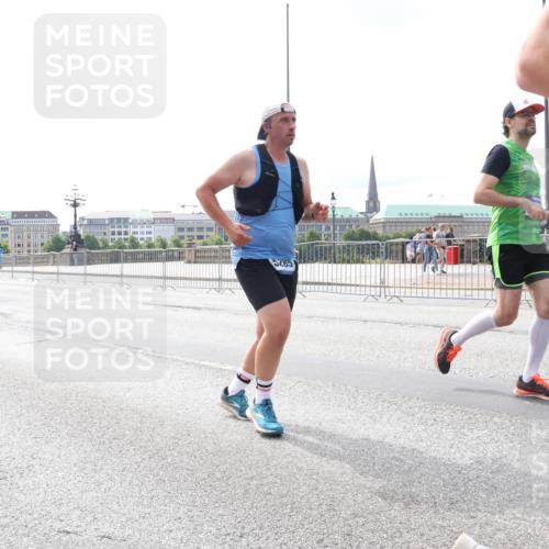 29.06.2025 - hella hamburg halbmarathon Lena Gebhardt http://msf.ph/oto/8422513 29.06.2025 10:27:55 Lombardsbrücke 5285, 1148, 2080, 3389, 4372, 5177, 5285, 5369, 5847, 6214, 6632, 7497, 7764, 7978, 8085, 8215, 9567, 9688, 10158, 10412, 10413, 11256, 11692, 11739, 12500, 12780, 12823, 12842, 13043, 13568, 13678, 13860, 14155, 14206, 15123, 15607, 15608, 16569, 16804, 16838, 17427, 17791, 18012, 18256, 18301, 18626, 18766 meine-sportfotos.de