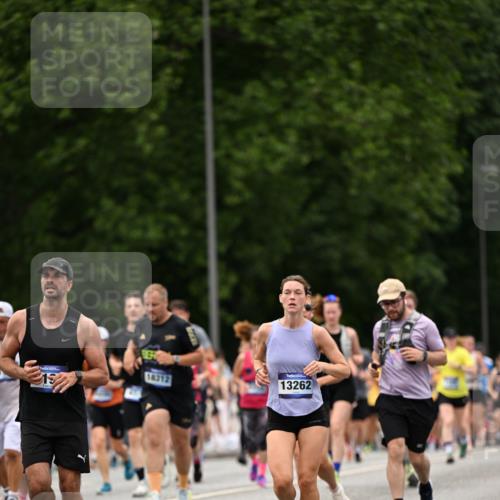 29.06.2025 - hella hamburg halbmarathon Dr. Thomas Lammeyer http://msf.ph/oto/8422605 29.06.2025 10:48:18 Kennedybrücke 1400, 1816, 2258, 2343, 2361, 2733, 3597, 4636, 4866, 5001, 5192, 5201, 5214, 5649, 5902, 5905, 6096, 6226, 6334, 6931, 7197, 7205, 8504, 9704, 9879, 10006, 10097, 10220, 11093, 11279 meine-sportfotos.de