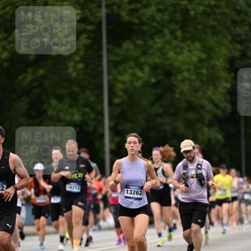 29.06.2025 - hella hamburg halbmarathon Dr. Thomas Lammeyer http://msf.ph/oto/8422616 29.06.2025 10:48:19 Kennedybrücke 1400, 1459, 1816, 2258, 2343, 2733, 3597, 4636, 4866, 5001, 5192, 5201, 5214, 5649, 5902, 5905, 6096, 6226, 6334, 6931, 7197, 7205, 8504, 9704, 9879, 10006, 10097, 10220, 11093, 11279 meine-sportfotos.de