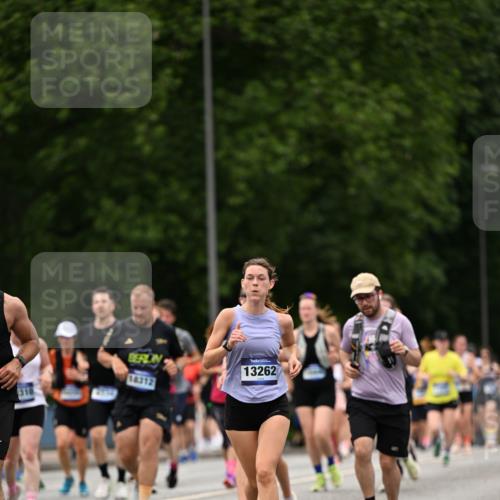 29.06.2025 - hella hamburg halbmarathon Dr. Thomas Lammeyer http://msf.ph/oto/8422622 29.06.2025 10:48:19 Kennedybrücke 1400, 1459, 1816, 2258, 2343, 2733, 3597, 4636, 4866, 5001, 5192, 5201, 5214, 5649, 5902, 5905, 6096, 6226, 6334, 6931, 7197, 7205, 8504, 9704, 9879, 10006, 10097, 10220, 11093, 11279 meine-sportfotos.de