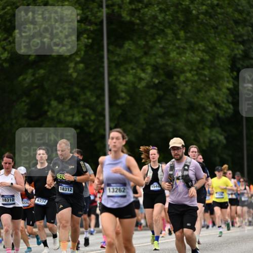 29.06.2025 - hella hamburg halbmarathon Dr. Thomas Lammeyer http://msf.ph/oto/8422637 29.06.2025 10:48:19 Kennedybrücke 1400, 1459, 1816, 2258, 2343, 2733, 3597, 4636, 4866, 5001, 5192, 5201, 5214, 5649, 5902, 5905, 6096, 6226, 6334, 6931, 7197, 7205, 8504, 9704, 9879, 10006, 10097, 10220, 11093, 11279 meine-sportfotos.de