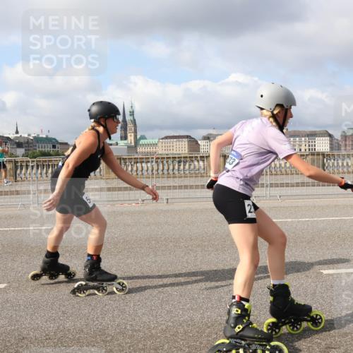 29.06.2025 - hella hamburg halbmarathon Lena Gebhardt http://msf.ph/oto/8422685 29.06.2025 08:57:50 Lombardsbrücke 2 meine-sportfotos.de