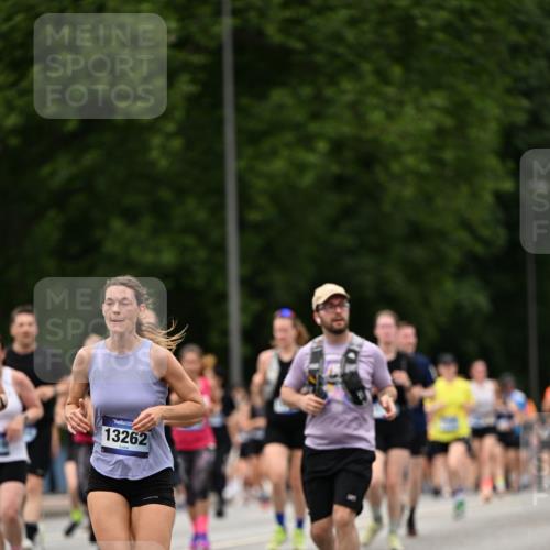 29.06.2025 - hella hamburg halbmarathon Dr. Thomas Lammeyer http://msf.ph/oto/8422686 29.06.2025 10:48:20 Kennedybrücke 1400, 1459, 2258, 2343, 2674, 2733, 3597, 4636, 4866, 5001, 5192, 5201, 5214, 5649, 5902, 5905, 6096, 6226, 6334, 6931, 7197, 8058, 8504, 8591, 9704, 9879, 10006, 10097, 10220, 10553, 11093, 11279 meine-sportfotos.de