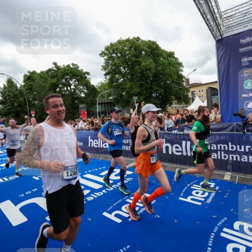 29.06.2025 - hella hamburg halbmarathon Zöllner http://msf.ph/oto/8422704 29.06.2025 10:54:28 Ziel 1267, 1442, 3426, 4635, 4868, 6511, 6512, 7129, 8772, 11009, 11797, 11799, 12321, 12362, 13289, 15946, 16327, 16879, 17698, 18268, 19067 meine-sportfotos.de