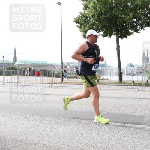 29.06.2025 - hella hamburg halbmarathon Lena Gebhardt http://msf.ph/oto/8422724 29.06.2025 10:27:59 Lombardsbrücke 9567, 1148, 2080, 3389, 5177, 5285, 5369, 5604, 5847, 6214, 6632, 7497, 7764, 7978, 8085, 8215, 9567, 9653, 9654, 9688, 10158, 10412, 10413, 11692, 11739, 12780, 12823, 12842, 13043, 13568, 13678, 13860, 14017, 14155, 14206, 15123, 15607, 15608, 16569, 16804, 16838, 17427, 17791, 18012, 18256, 18301, 18626 meine-sportfotos.de