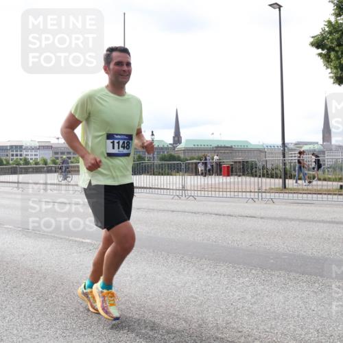 29.06.2025 - hella hamburg halbmarathon Lena Gebhardt http://msf.ph/oto/8422764 29.06.2025 10:28:00 Lombardsbrücke 1148, 1148, 2080, 3389, 3445, 5177, 5369, 5604, 5847, 6214, 6632, 7497, 7764, 7978, 8085, 8215, 9567, 9653, 9654, 9688, 10158, 10412, 10413, 11692, 11739, 12780, 12823, 12842, 13043, 13568, 13678, 13860, 14017, 14155, 14206, 15123, 15607, 15608, 16569, 16804, 16838, 17427, 17791, 18012, 18256, 18301, 18626 meine-sportfotos.de