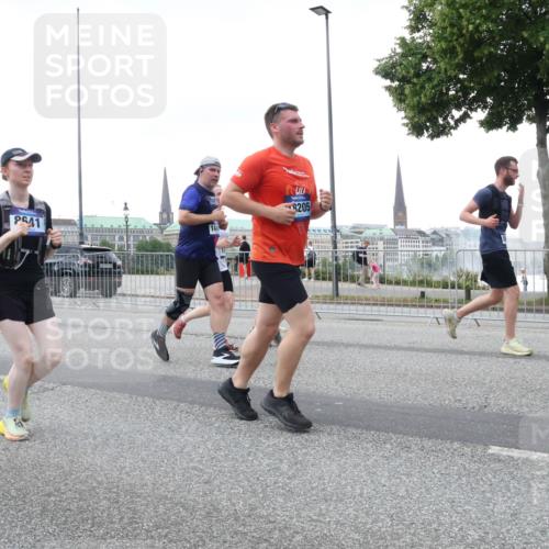 29.06.2025 - hella hamburg halbmarathon Lena Gebhardt http://msf.ph/oto/8422770 29.06.2025 10:52:53 Lombardsbrücke 4729, 41, 8205, 1369, 1826, 2146, 2291, 2362, 2420, 2528, 2701, 2983, 2988, 3140, 3227, 3787, 4591, 4626, 4729, 5360, 6135, 6521, 7032, 7511, 7681, 7737, 7812, 8641, 9068, 9070, 9103, 9545, 10055, 10080, 10392, 10417, 10568, 10600, 10661, 10879, 10928, 10981, 11297, 11520, 11524, 11919, 12127, 12128, 12994, 13489, 13916, 13917, 14009, 14765, 14807, 14977, 14979, 16137 meine-sportfotos.de