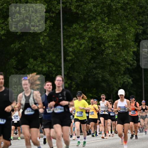 29.06.2025 - hella hamburg halbmarathon Dr. Thomas Lammeyer http://msf.ph/oto/8422811 29.06.2025 10:48:23 Kennedybrücke 1026, 1400, 1459, 1802, 1804, 2258, 2343, 2674, 2733, 3597, 4636, 4866, 5001, 5127, 5192, 5201, 5214, 5649, 5902, 5905, 6096, 6226, 6334, 6931, 7197, 8058, 8504, 8591, 9704, 9879, 10006, 10097, 10220, 10285, 10553, 11093, 11279 meine-sportfotos.de