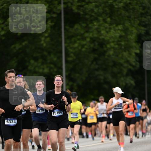 29.06.2025 - hella hamburg halbmarathon Dr. Thomas Lammeyer http://msf.ph/oto/8422817 29.06.2025 10:48:24 Kennedybrücke 1026, 1400, 1459, 1802, 1804, 2258, 2343, 2674, 2733, 3065, 3597, 4636, 4866, 5001, 5127, 5192, 5201, 5214, 5649, 5902, 5905, 6226, 6334, 6931, 7197, 8058, 8504, 8591, 9704, 9879, 10006, 10097, 10220, 10285, 10553, 11093, 11279 meine-sportfotos.de