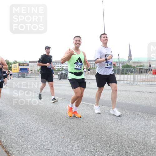 29.06.2025 - hella hamburg halbmarathon Lena Gebhardt http://msf.ph/oto/8422818 29.06.2025 10:52:54 Lombardsbrücke 18106, 2, 773, 4729, 1369, 1826, 2146, 2291, 2362, 2420, 2528, 2701, 2983, 2988, 3140, 3227, 3787, 4591, 4626, 4729, 5360, 6135, 6521, 7032, 7511, 7681, 7737, 8641, 9068, 9070, 9103, 9545, 10055, 10080, 10392, 10417, 10568, 10600, 10661, 10879, 10928, 10981, 11297, 11520, 11524, 11919, 12127, 12128, 12994, 13489, 13916, 13917, 14009, 14765, 14807, 14977, 14979, 16137 meine-sportfotos.de